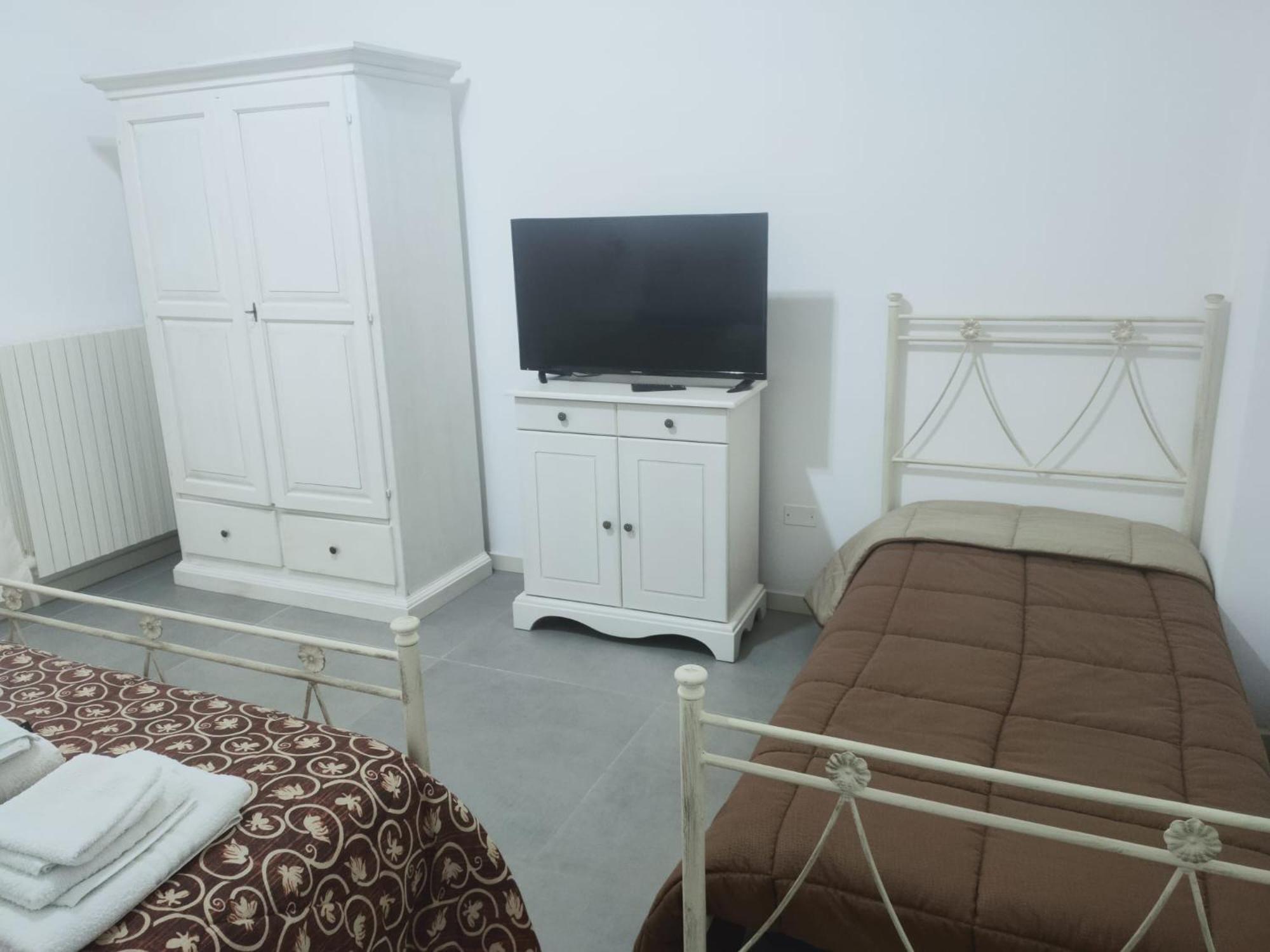 Dante Apartment *
